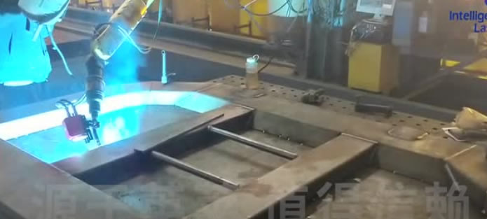 視覺焊縫跟蹤系統在專用車墻板焊接中大顯身手