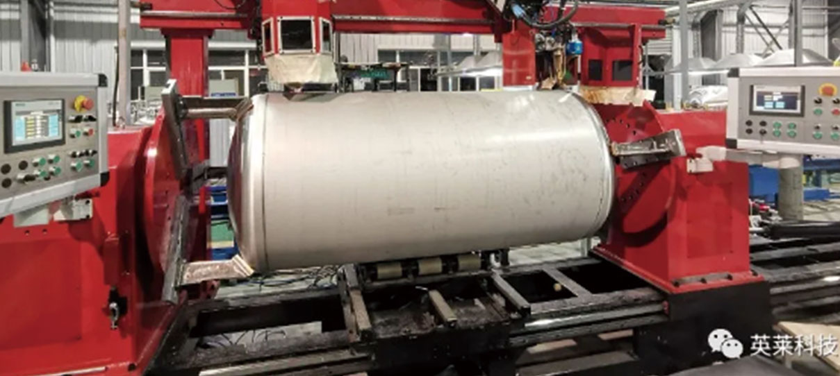 英萊激光視覺焊縫跟蹤系統(tǒng)，助力罐體智能化焊接！