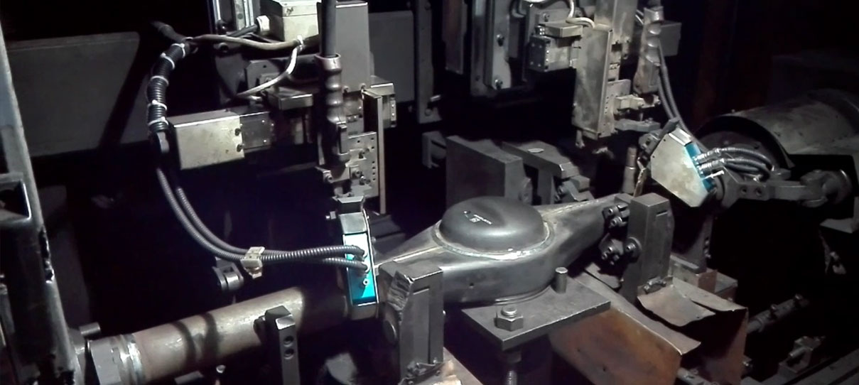 車(chē)橋殼專機(jī)焊接