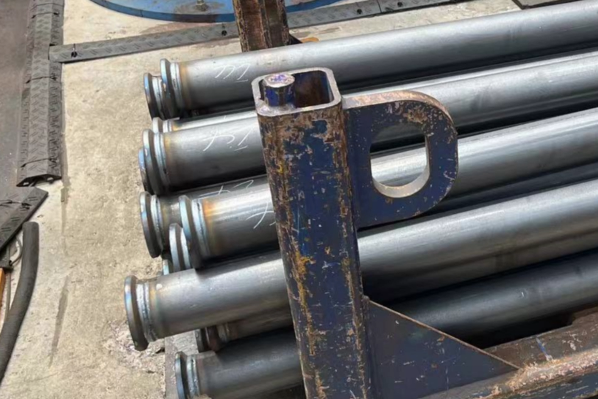 起重設(shè)備支撐桿